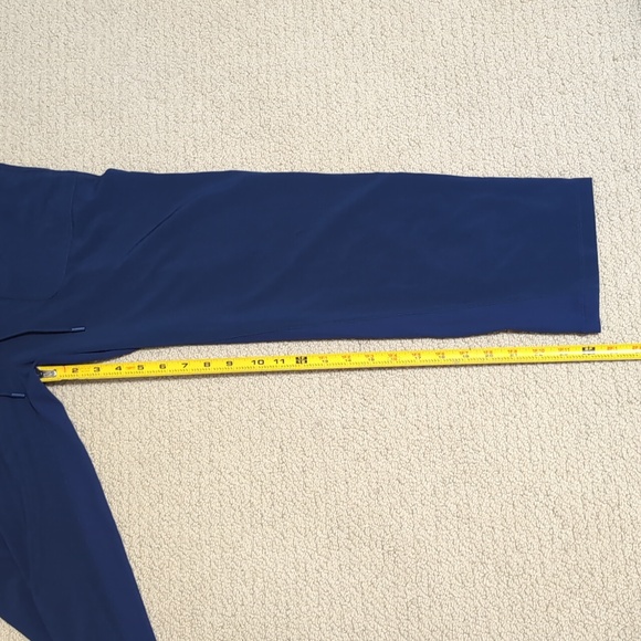 New Lululemon Beyond the Studio HR Crop - Picture 8 of 9